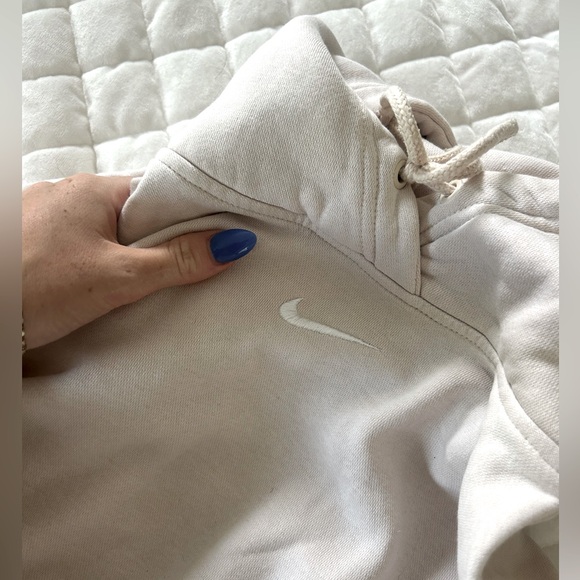 Super cute oversized Nike hoodie!!!! - Picture 1 of 3